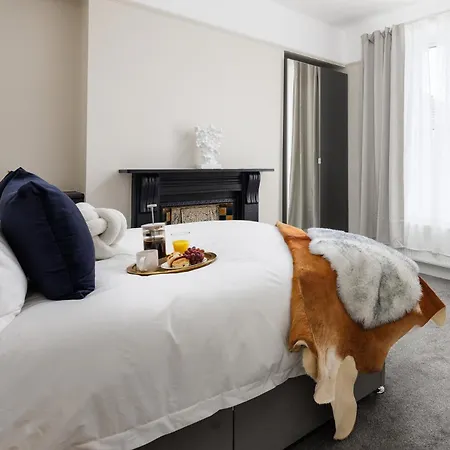 The Executive - Central Plymouth House - Sleeps 8 - Habita Property Exterior photo