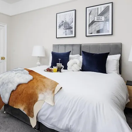 The Executive - Central Plymouth House - Sleeps 8 - Habita Property Exterior photo